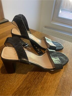 Zara Black Croc-Embossed Slingback Block Heels